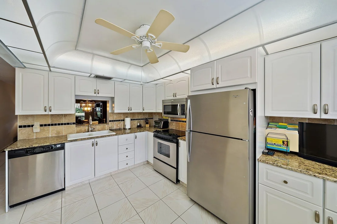Photo of Unit M1 at 2003 Granada Drive