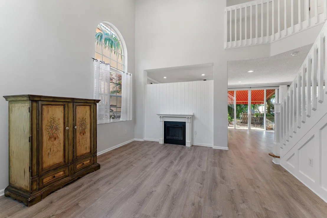 Photo of 9886 Warner Lane