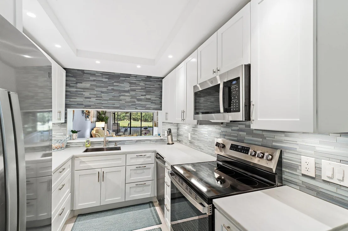 Photo of Unit F at 401 Pinecrest Circle