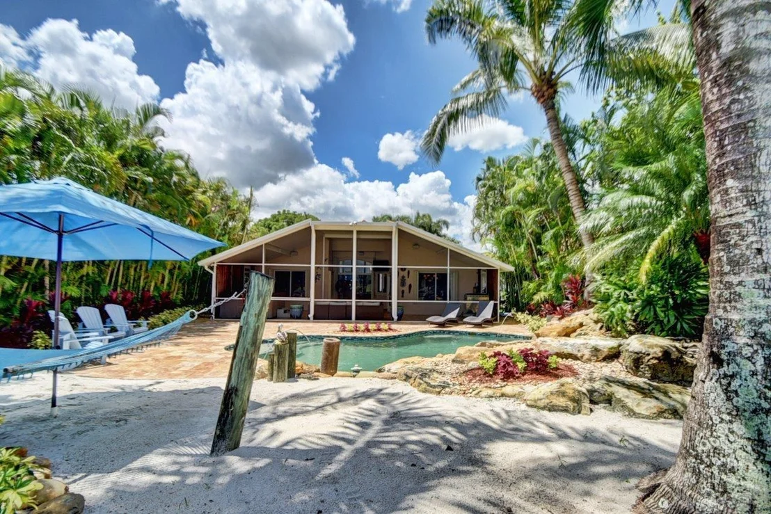Photo of 4699 NW 7th Place