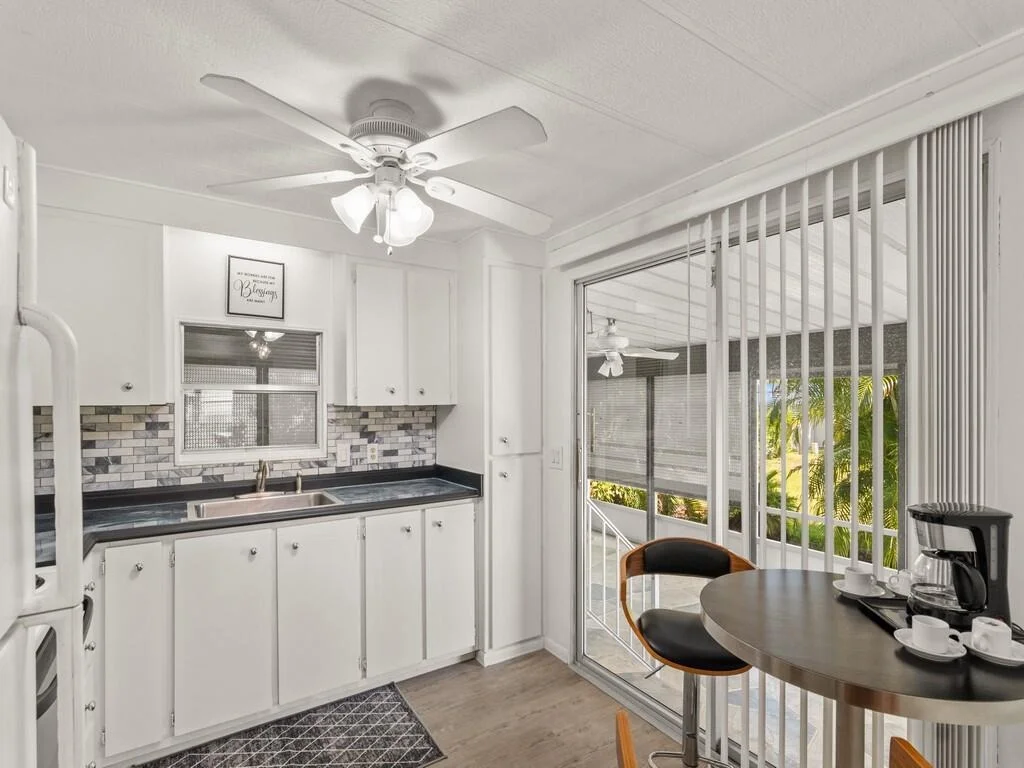 Photo of 300 NE Opal Drive