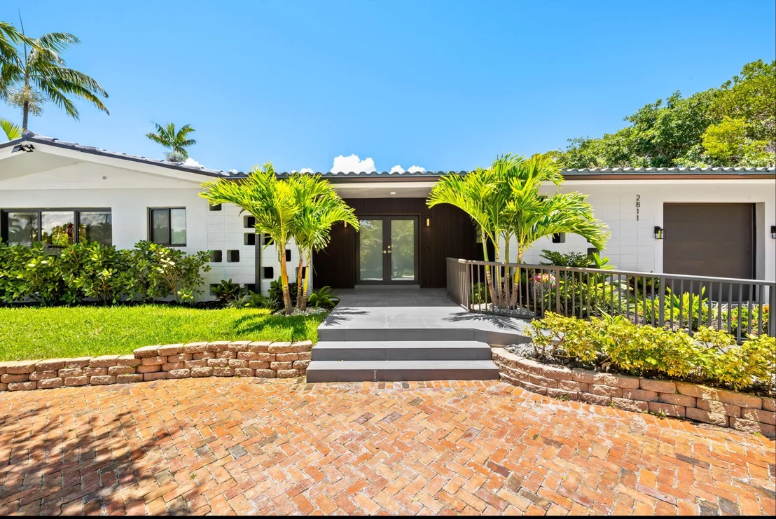 Photo of 2811 NE 53rd Court