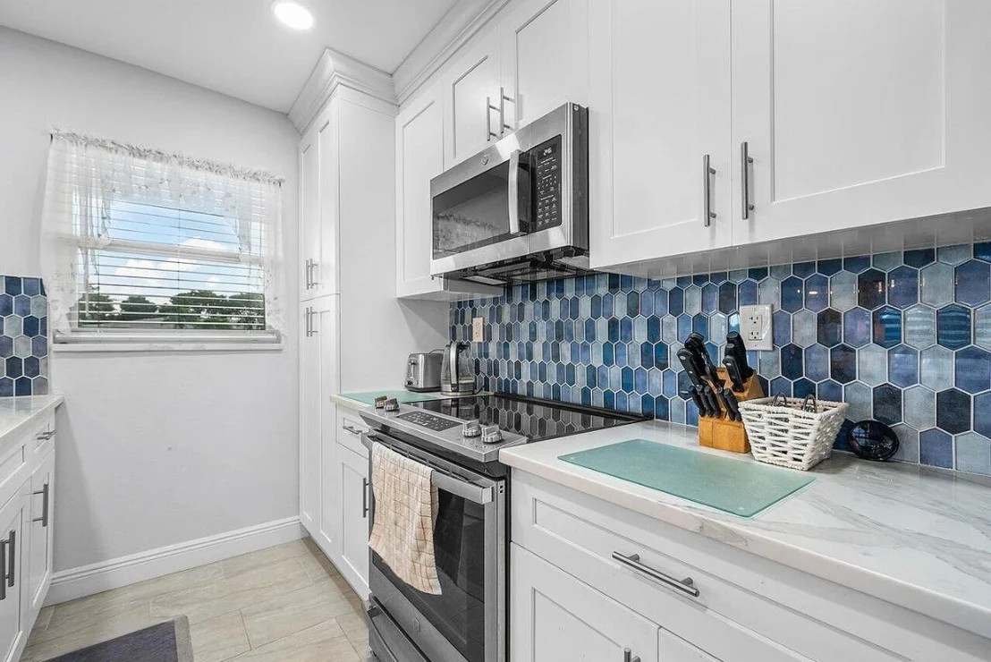 Photo of Unit D at 437 High Point Boulevard