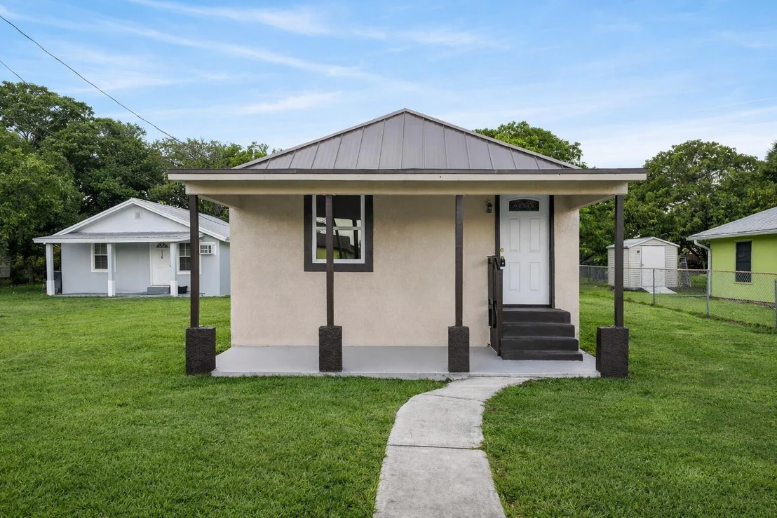 Photo of 712 SE Bayou Avenue