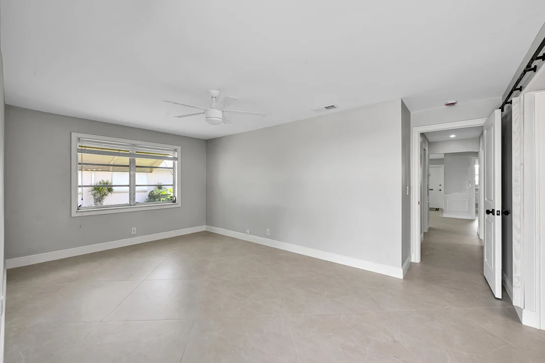 Photo of Unit D at 285 Main Boulevard