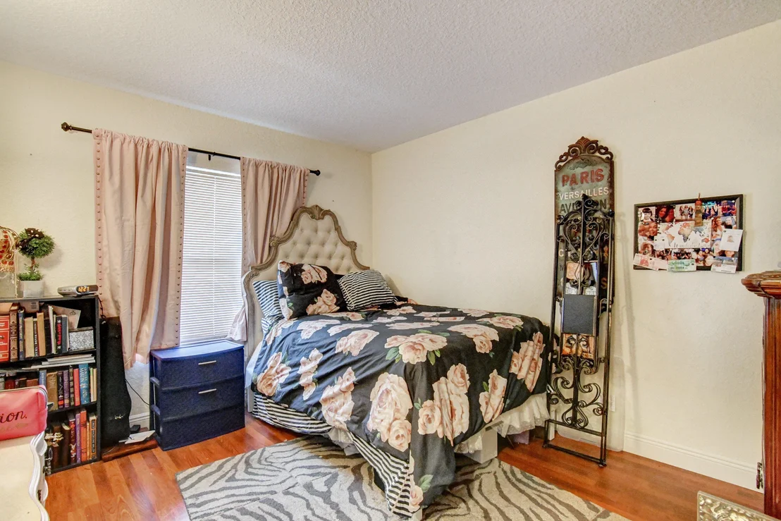 Photo of 6194 Moonbeam Drive