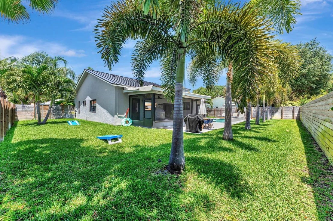 Photo of 620 Enfield Road