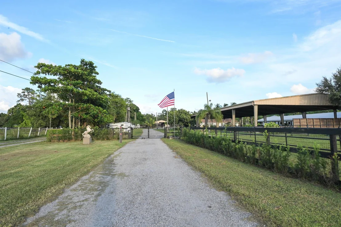Photo of 2868 A Road