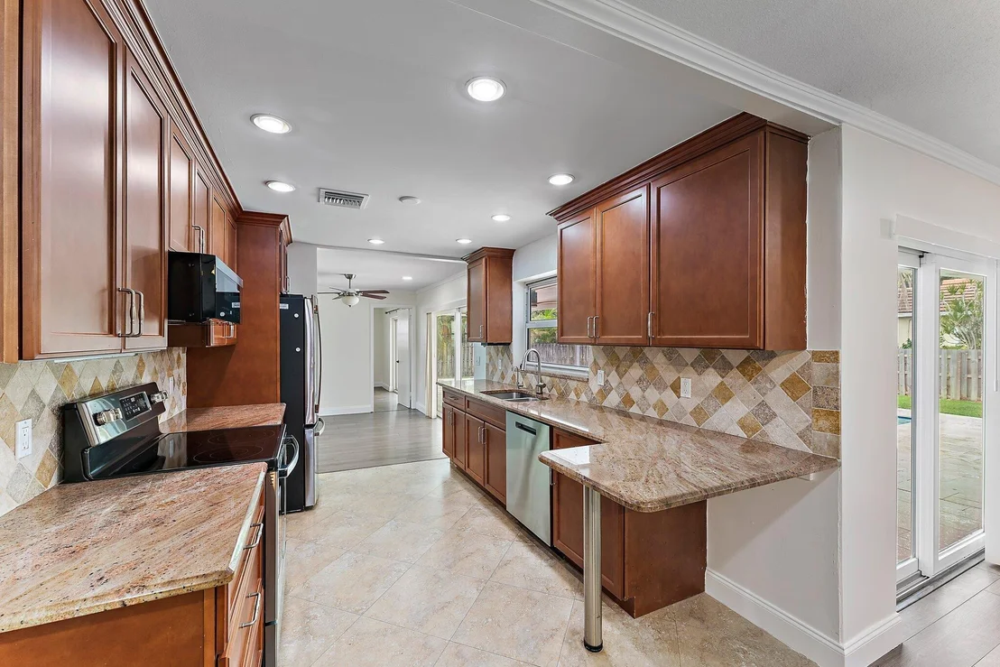 Photo of 214 Circle W