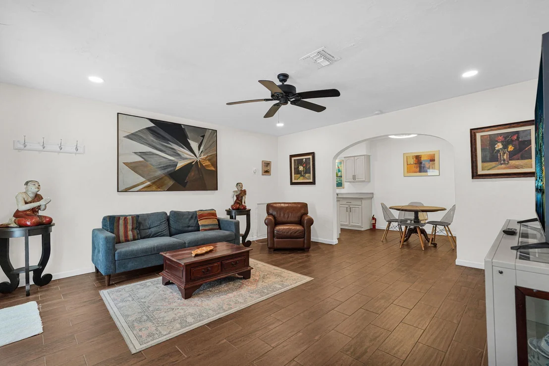Photo of 300 S Riverside Drive