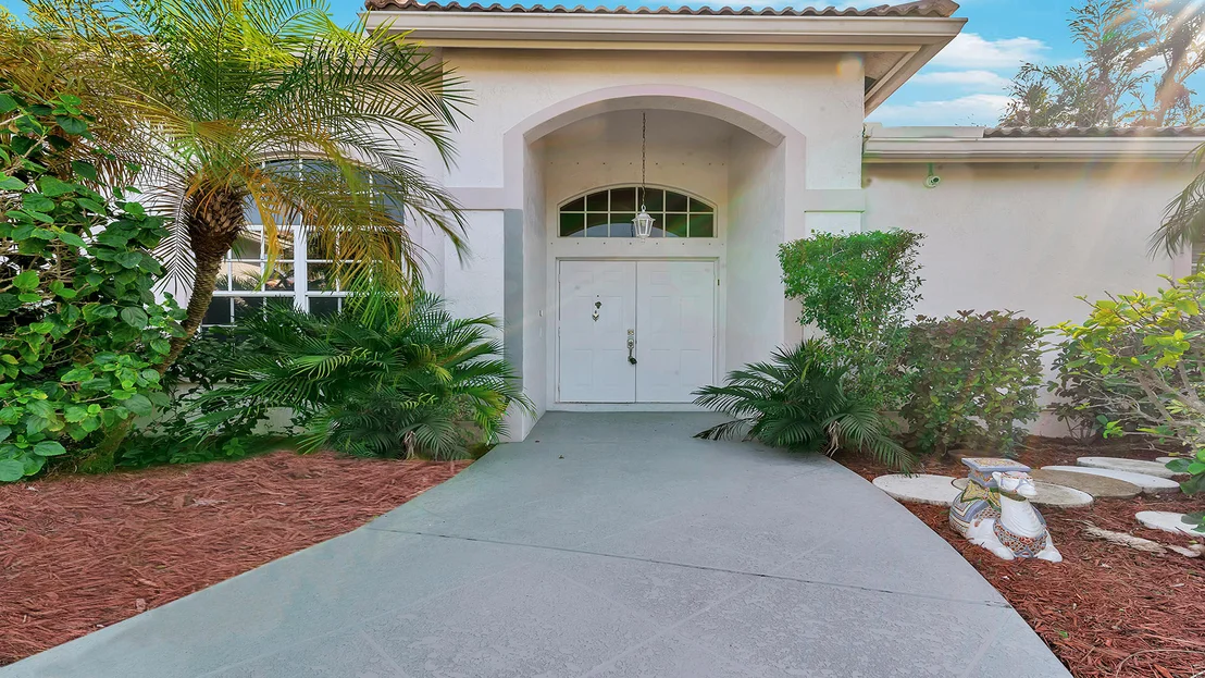 Photo of 11272 Edgewater Circle