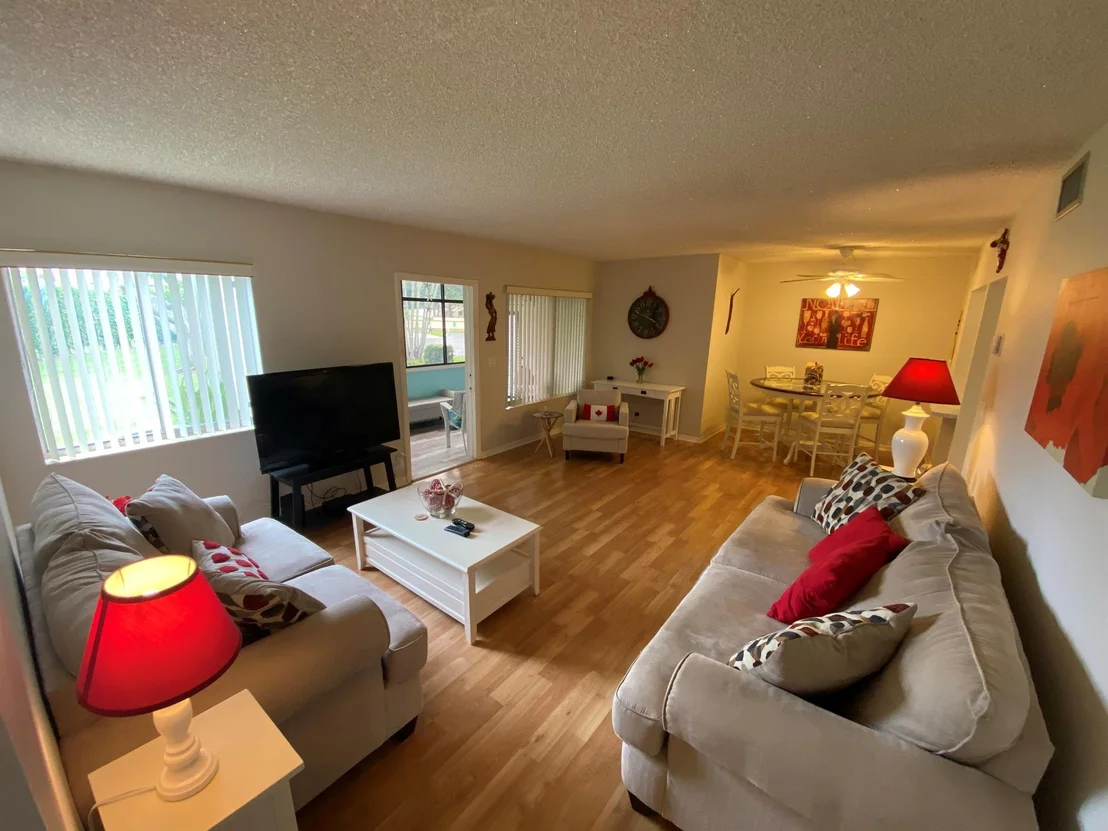 Photo of Unit D1 at 302 Pine Ridge Circle