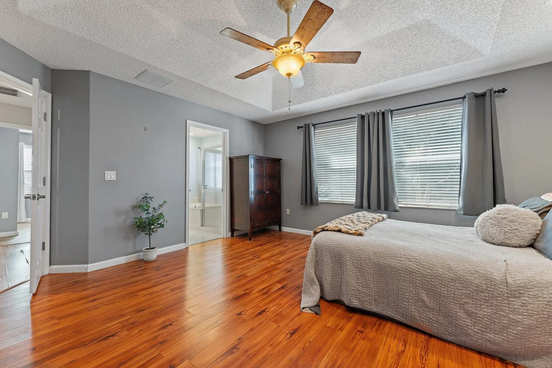 Photo of 9886 Warner Lane