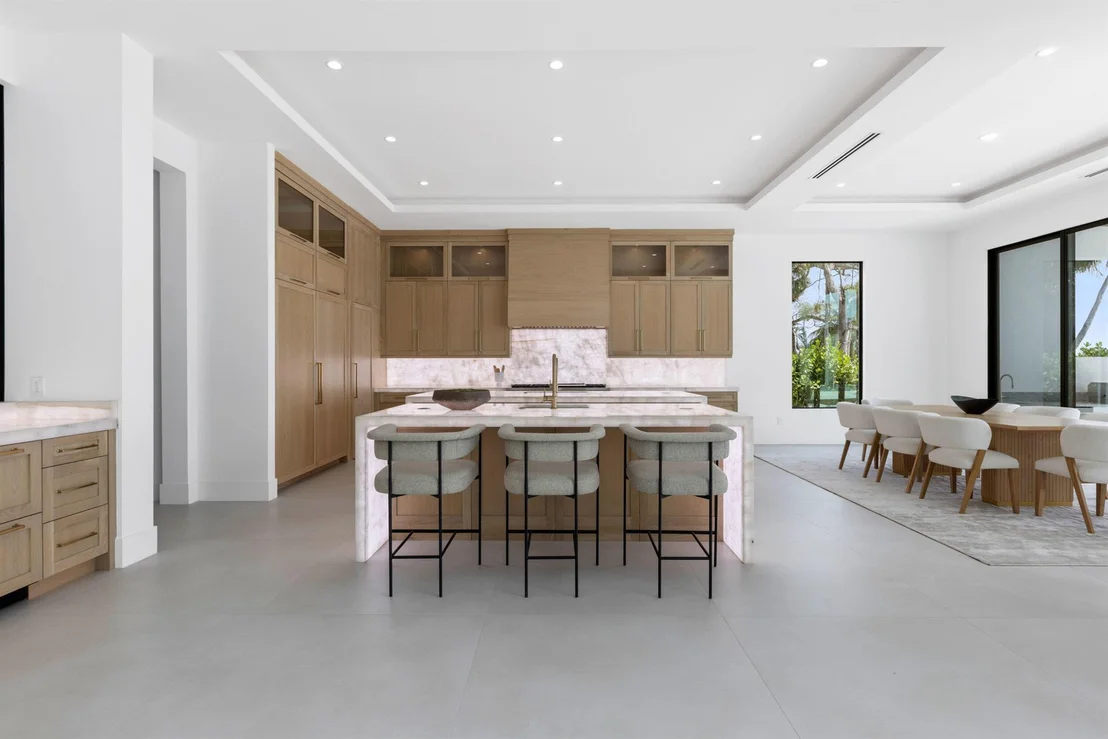 Photo of 88 W Riverside Drive