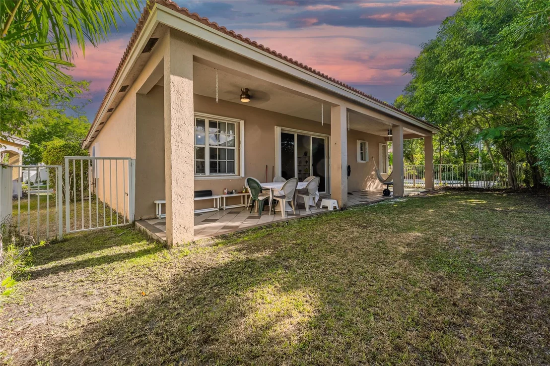 Photo of 934 S Sunflower Circle