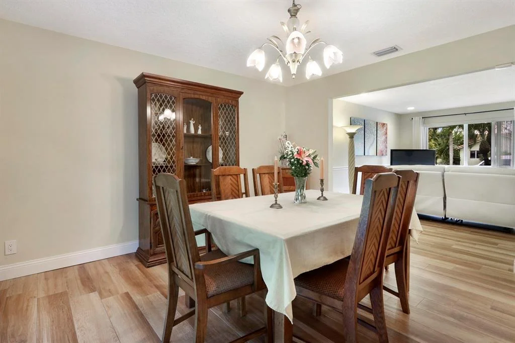 Photo of 15801 Surrey Circle