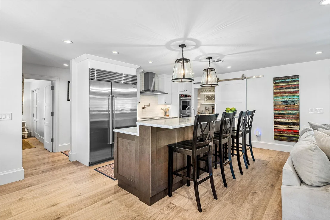 Photo of 2530 NE 48th Street