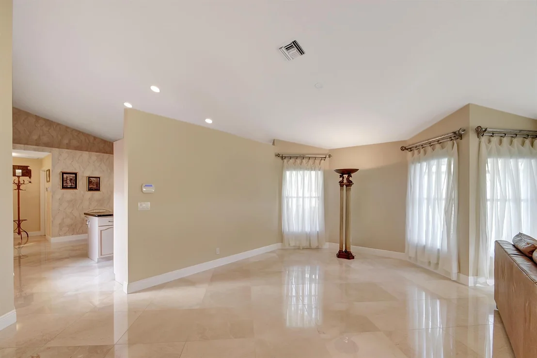 Photo of 120 Harbor Lake Circle