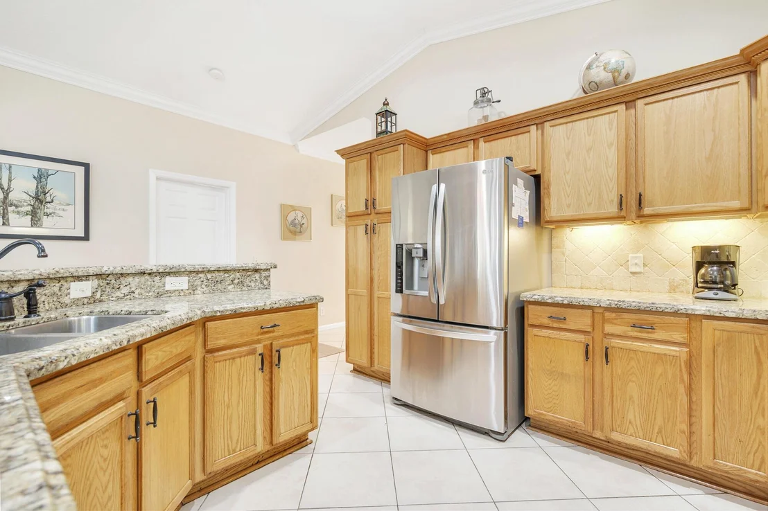 Photo of 17684 Cinquez Park Road W