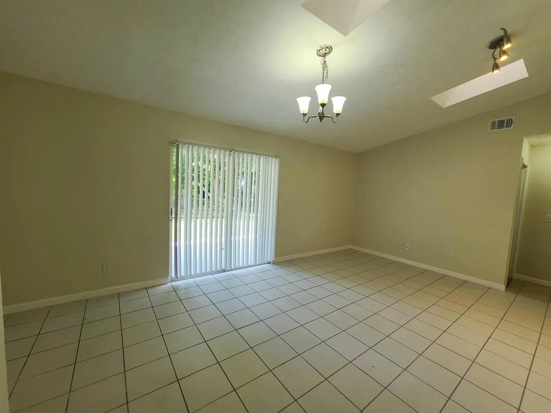 Photo of 3127 SE Orchid Street