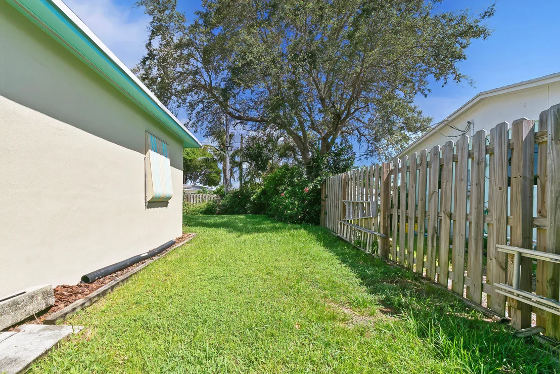Photo of 541 Ebbtide Drive