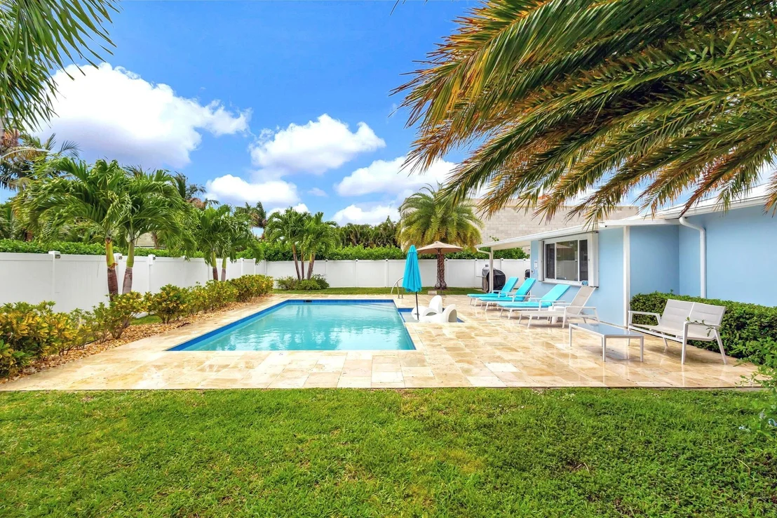 Photo of 1131 Surf Road