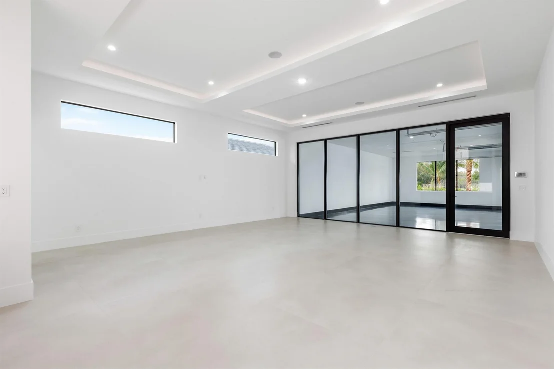 Photo of 88 W Riverside Drive