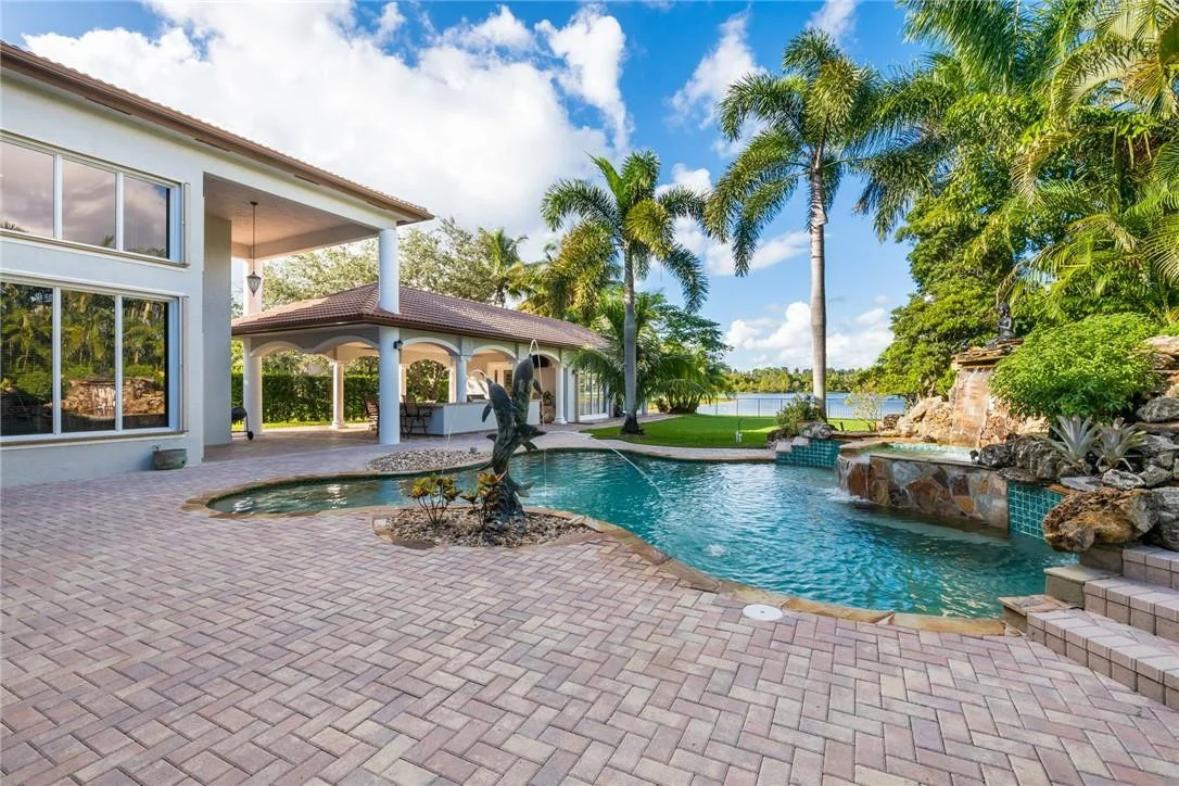 Photo of 10207 Laurel Road
