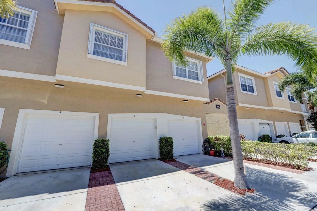Photo of Unit B at 105 Lighthouse Circle