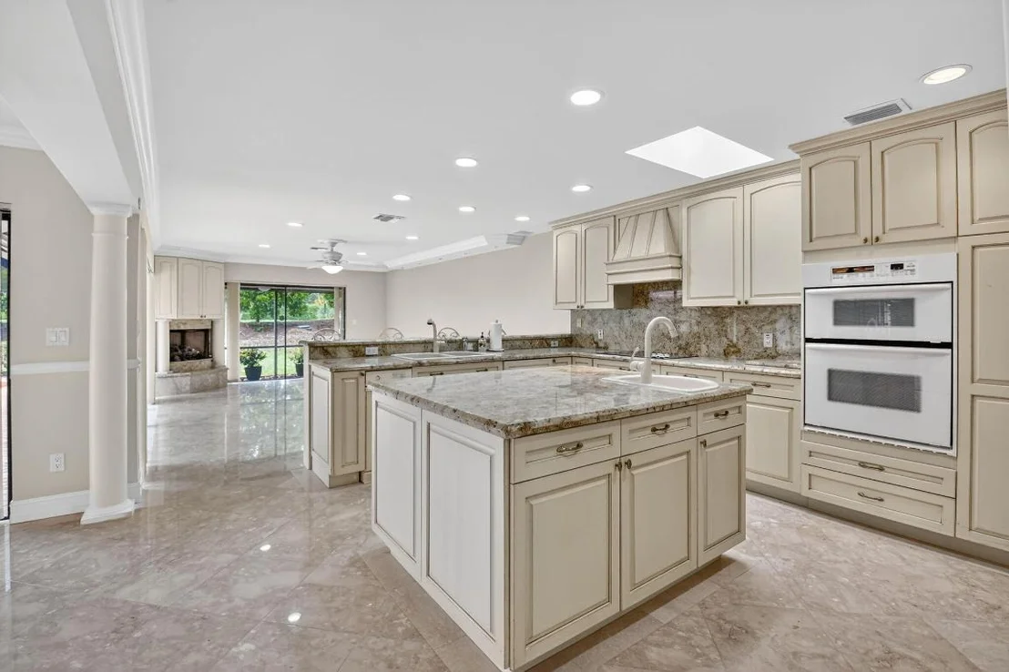 Photo of 5884 Pinebrook Drive