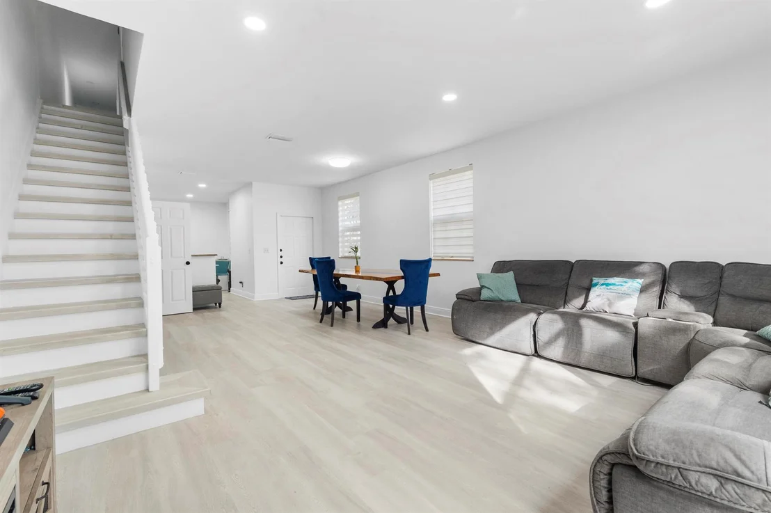 Photo of 2127 Madeira Drive