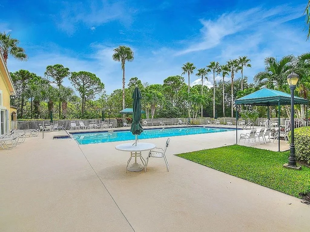 Photo of 6935 SE Twin Oaks Circle