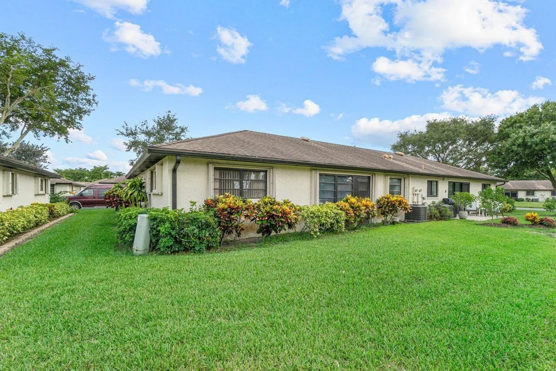 Photo of Unit B at 4820 Equestrian Circle