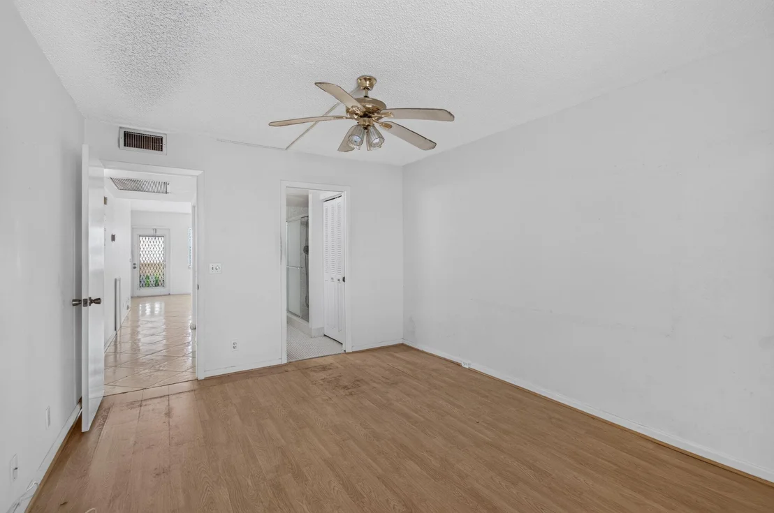 Photo of 4044 WOLVERTON C