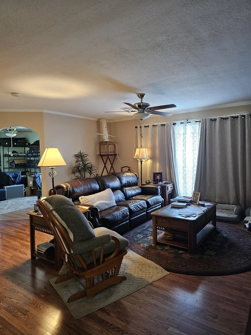 Photo of 877 Laurel Circle
