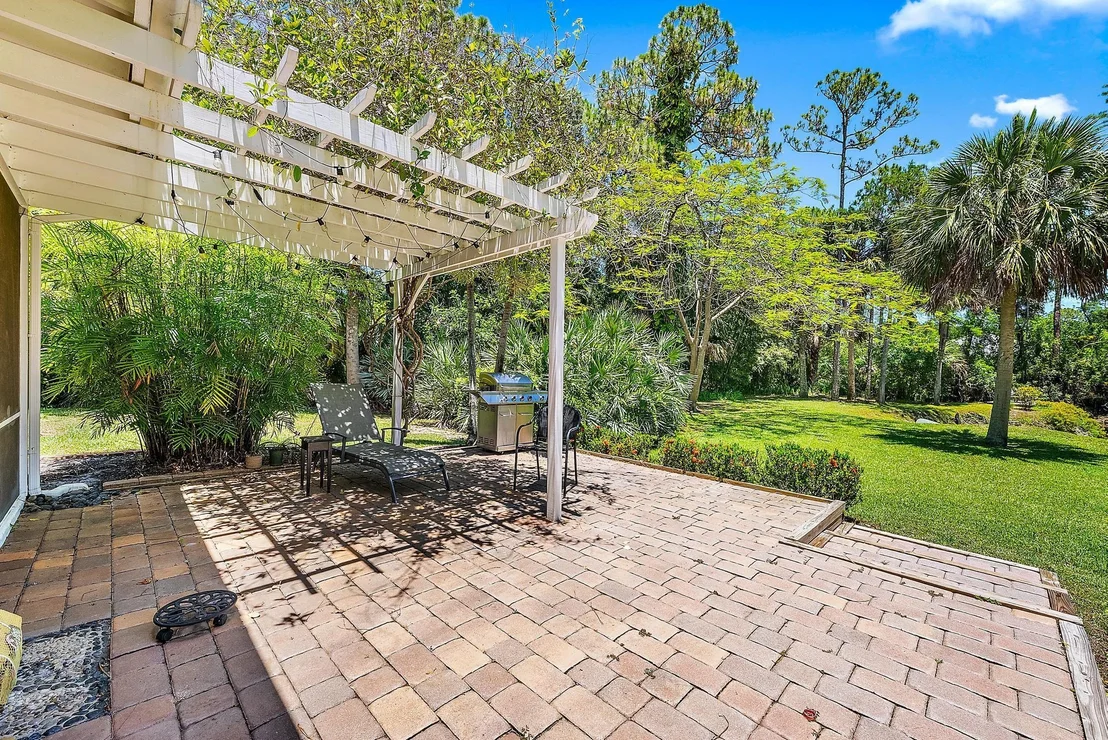 Photo of 15244 96th Street N