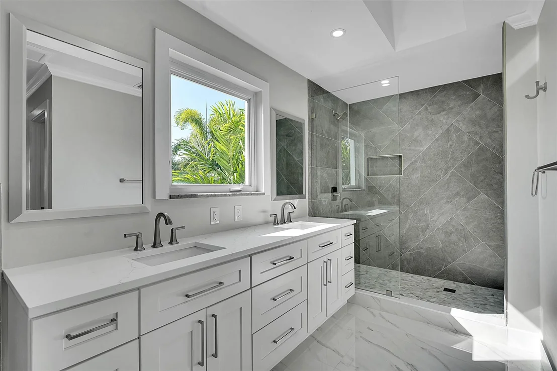 Photo of 1190 Dolphin Road