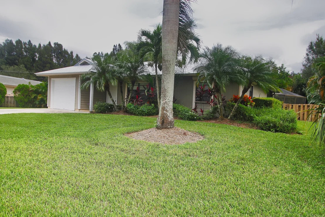 Photo of 7920 SE River Lane