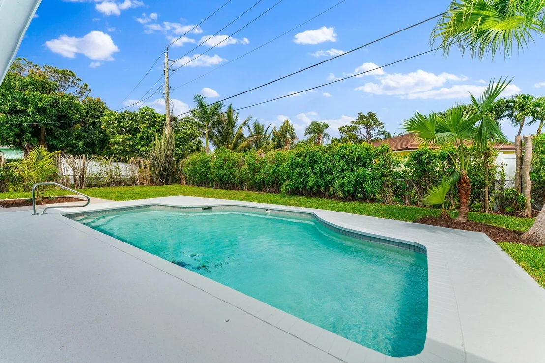 Photo of 538 Dover Road N