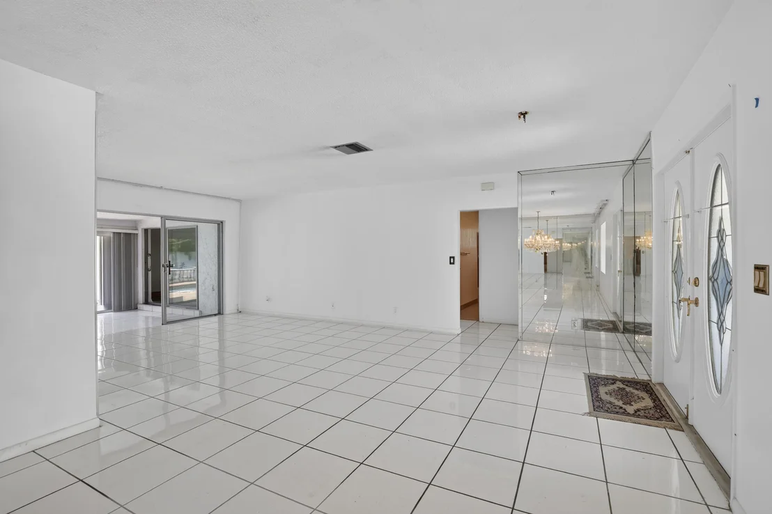 Photo of 410 Bonaventure Boulevard