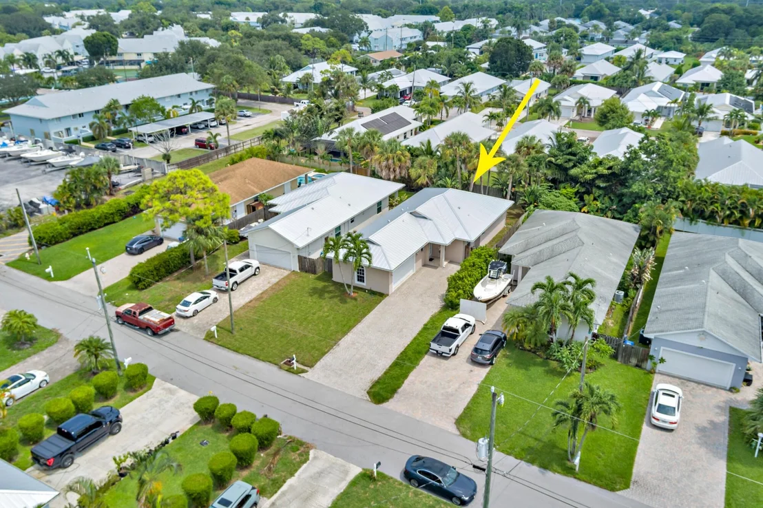Photo of 17684 Cinquez Park Road W