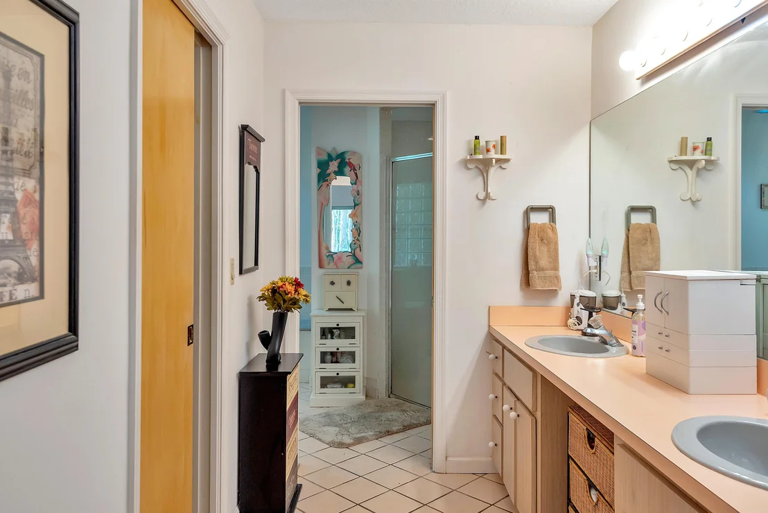Photo of 13288 Compton Road