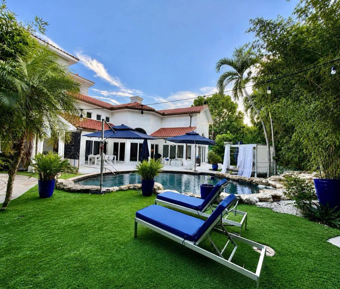 Photo of 233 Pershing Way