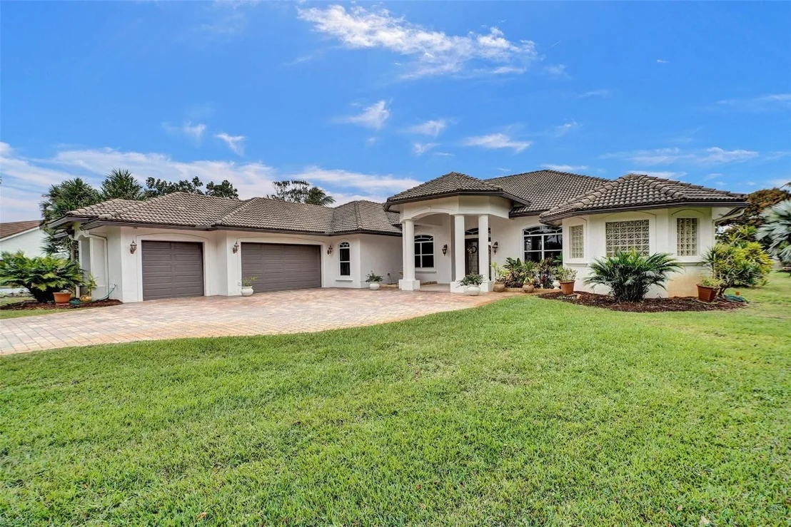 Photo of 8426 Sawpine Road