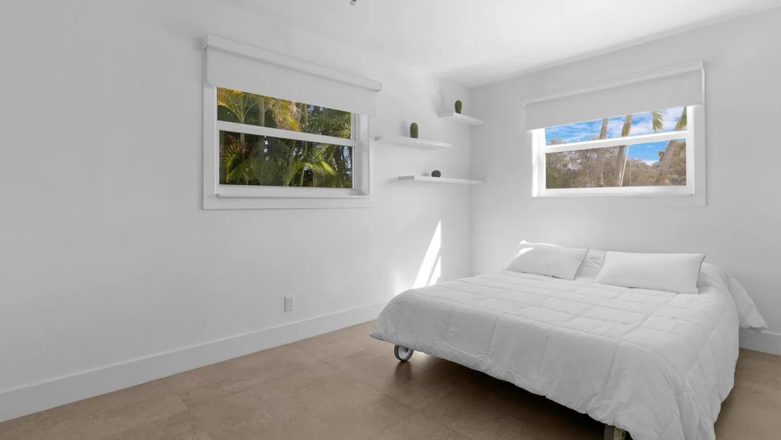 Photo of 1060 SE 9th Avenue