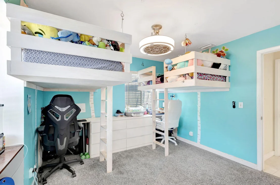 Photo of 18020 Anchor Drive