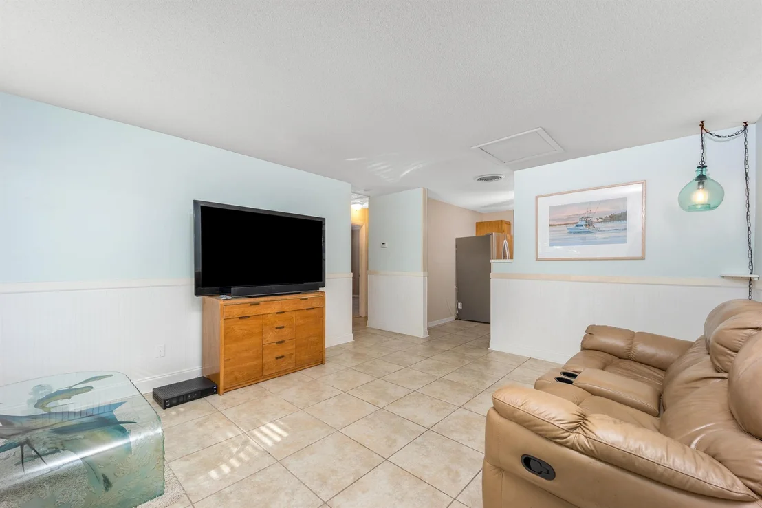 Photo of 2475 SW Hideaway Lane
