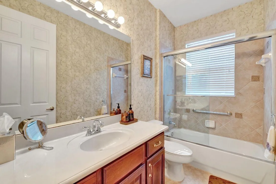 Photo of 699 SW River Bend Circle