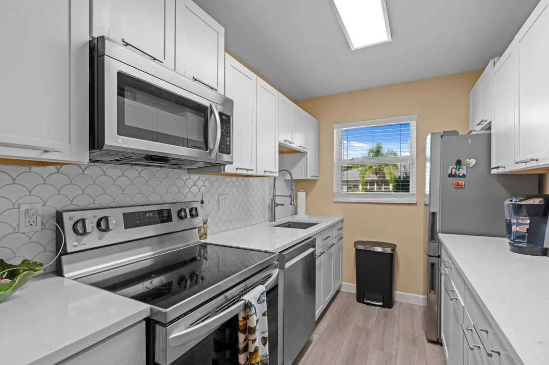 Photo of Unit C at 947 Circle Drive