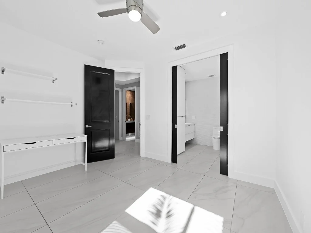 Photo of 2583 Mayfair Lane